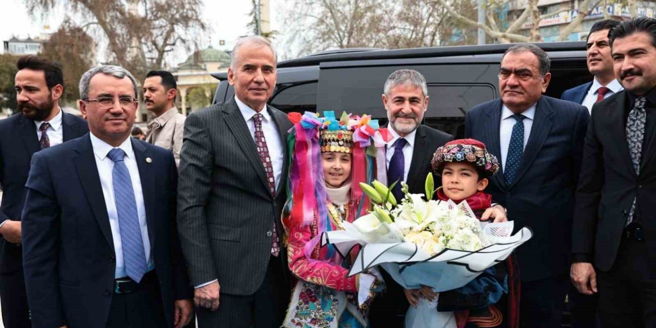 Hazine ve Maliye Bakanı Nebati, Denizli programına Büyükşehirden başladı