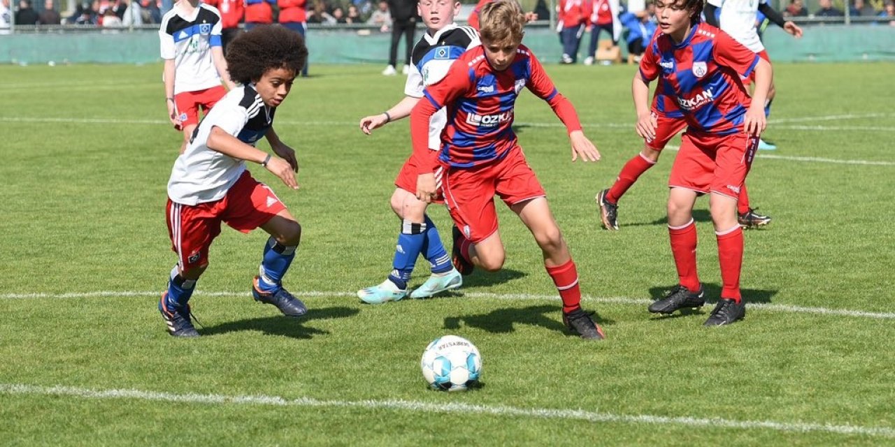 U12 İzmir Cup, tüm hızıyla devam ediyor