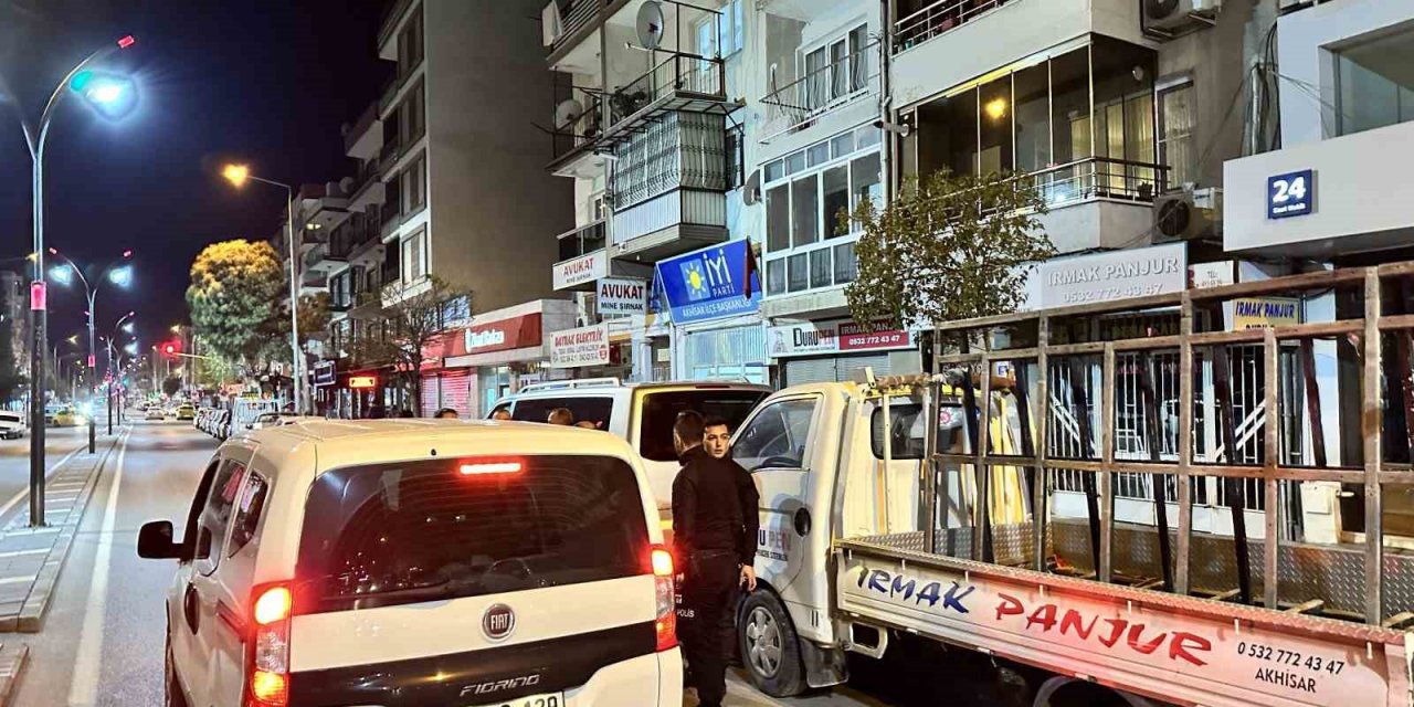 Akhisar’da havaya 4 el ateş açıp kaçan şüpheli aranıyor