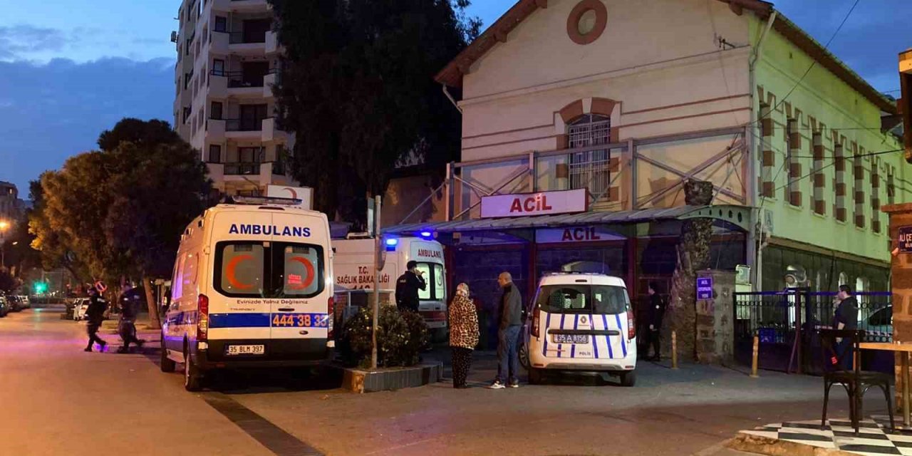Kalbinden bıçaklanan genç hastaneye kaldırıldı