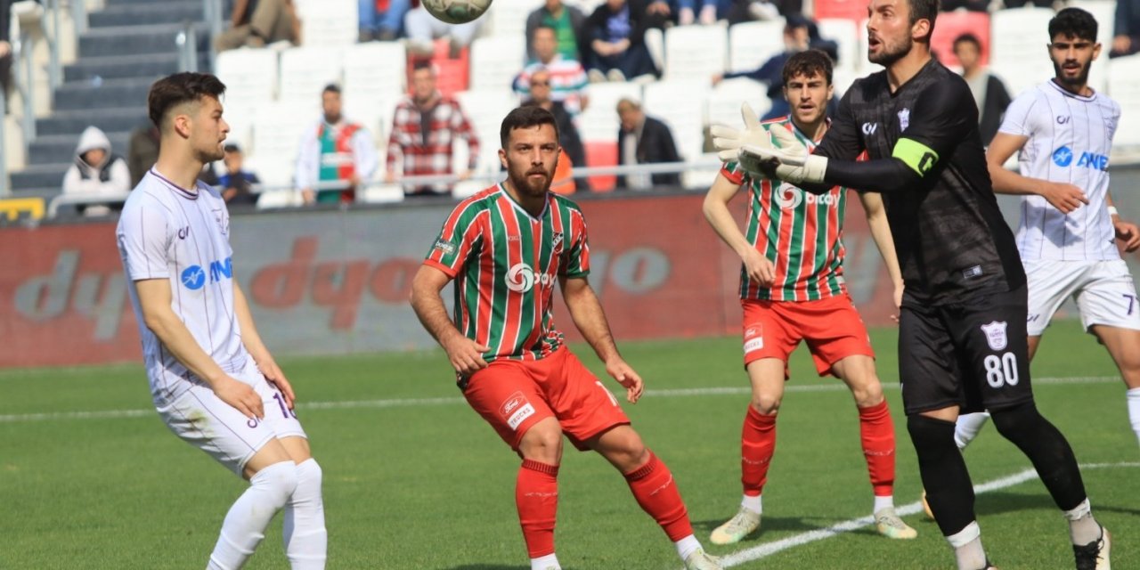 Karşıyaka’da işler yolunda gitmiyor