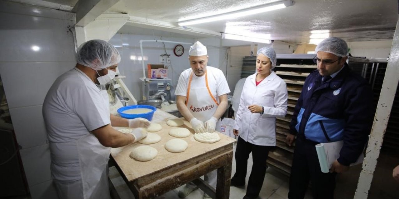 Bayraklı zabıtasından gıda denetimi