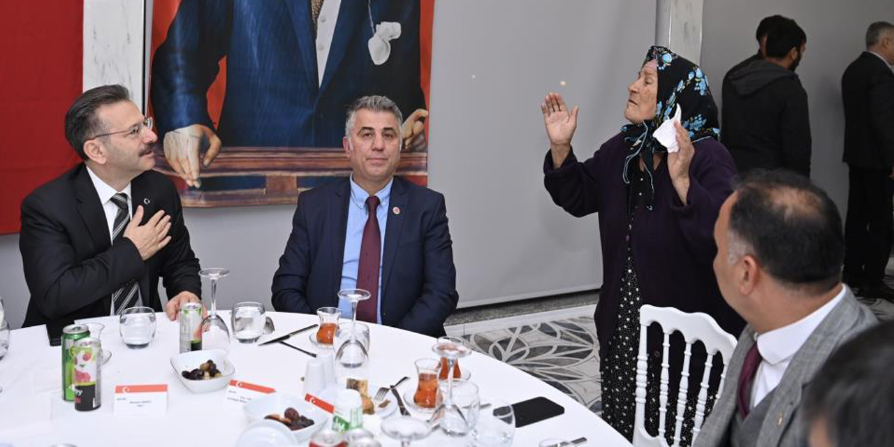 Aydın Valisi Aksoy, romanlarla iftar yemeğinde bir araya geldi
