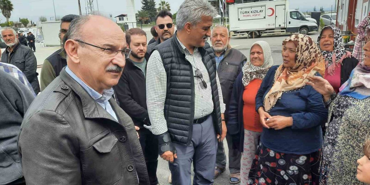 Deprem bölgesinde görevlendirilen Manisa Valisi Karadeniz vazifeye başladı