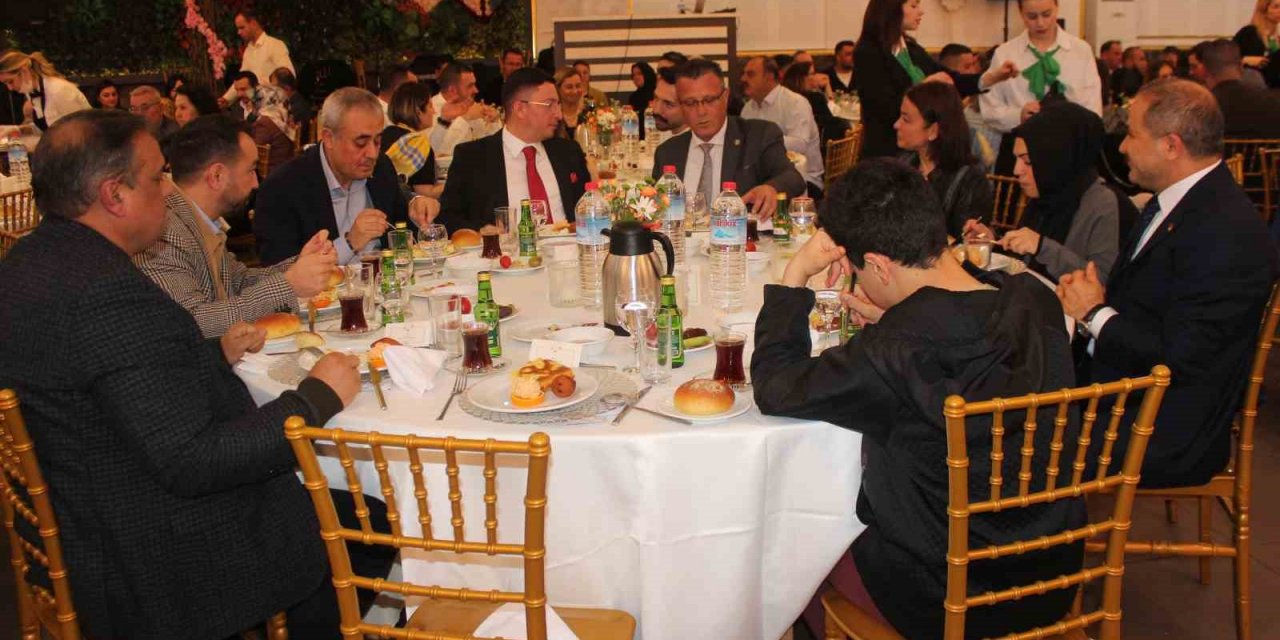 İftarda ilçeye hem yatırım hem istihdam müjdesi