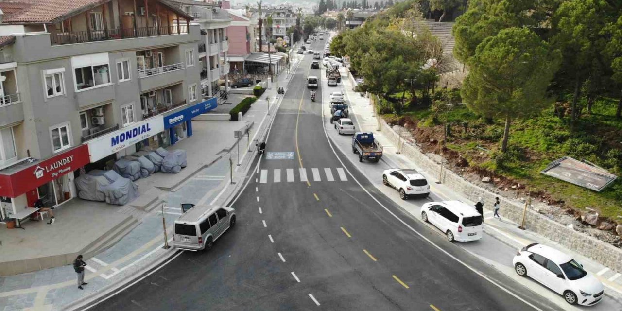 Marmaris, bayram öncesi yeni caddelere kavuşacak