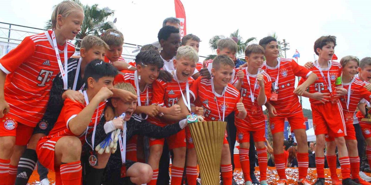 U12 İzmir Cup’ta şampiyon FC Bayern Münih