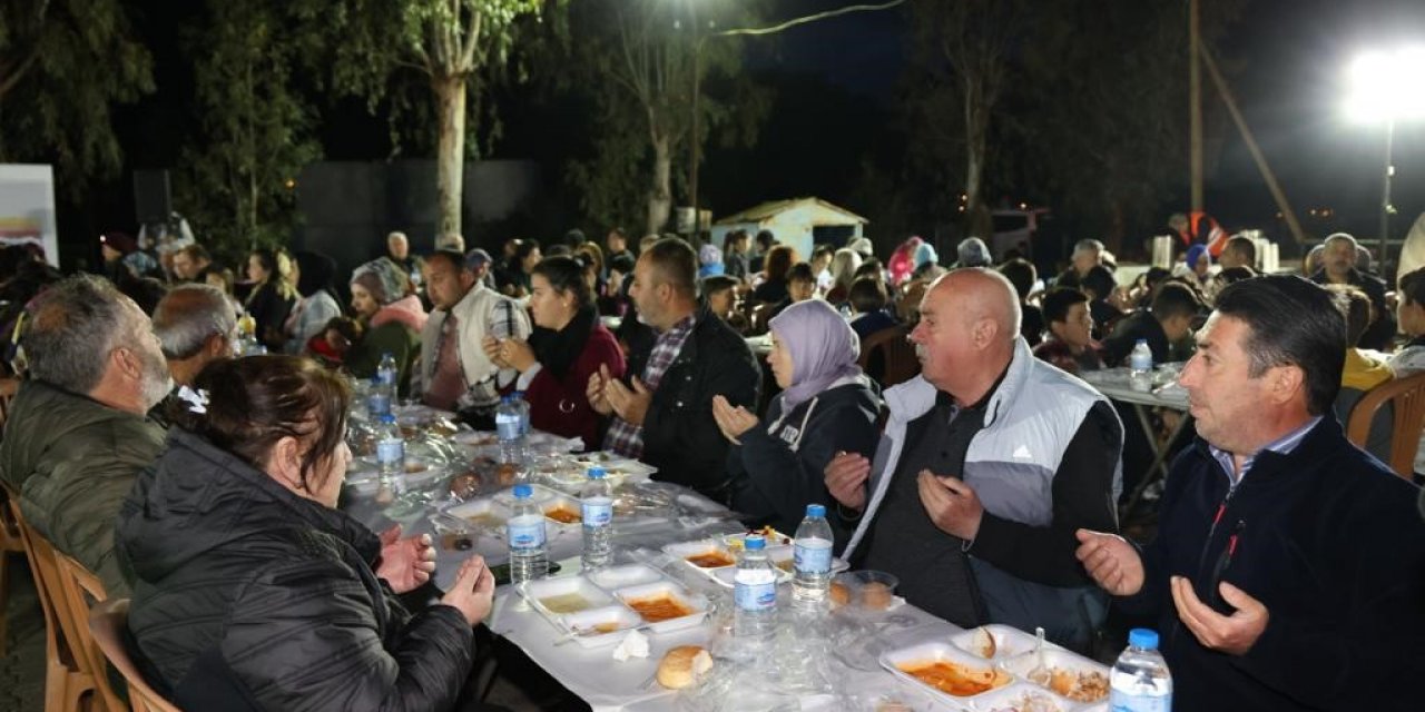 Marmaris’te iftar sofraları vatandaşları buluşturuyor