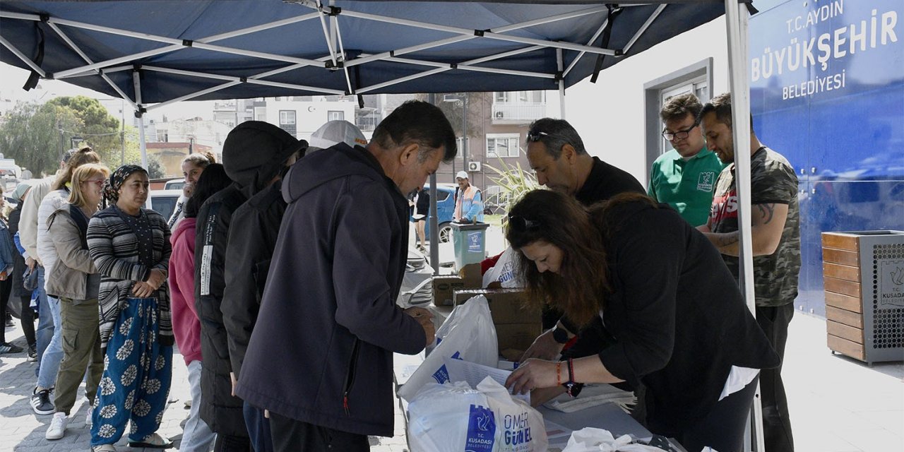 Kuşadası Belediyesi beslenme desteğini sürdürüyor