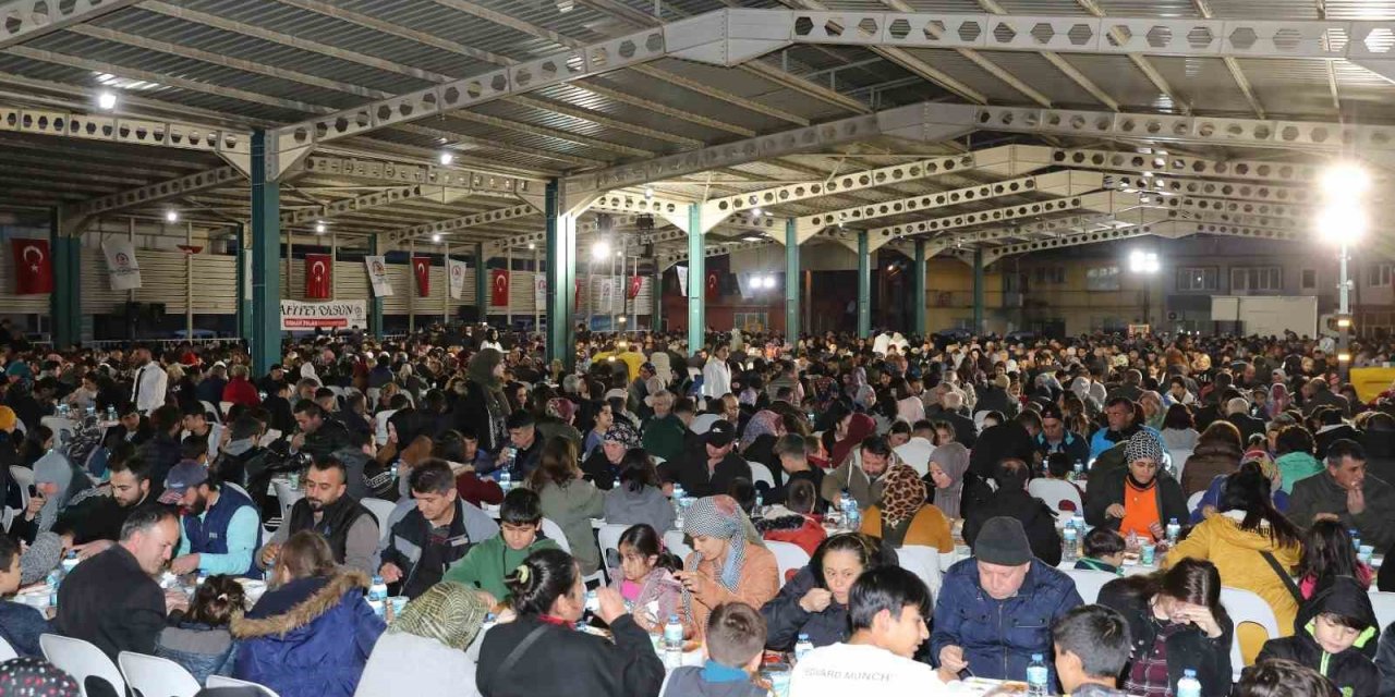 İftar bereketi İlbade’ye taşındı