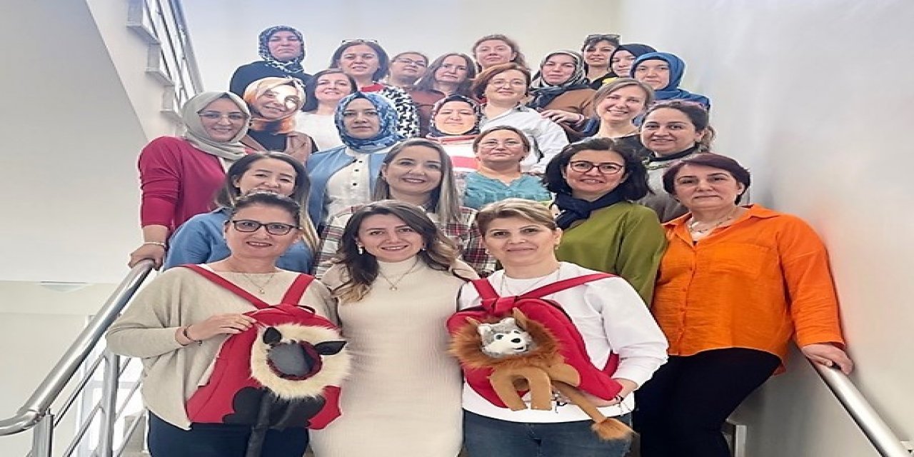 Merkez Çarşısı’nın kadın üreticileri ürün fotoğraflamayı öğreniyor