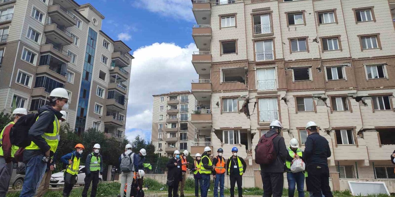 Deprem bölgesini gezdi, gördüğü ihmalleri anlattı