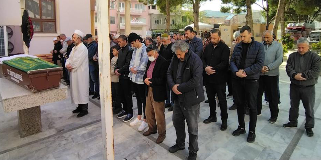 Kocası tarafından öldürülen genç kadın Söke’de toprağa verildi