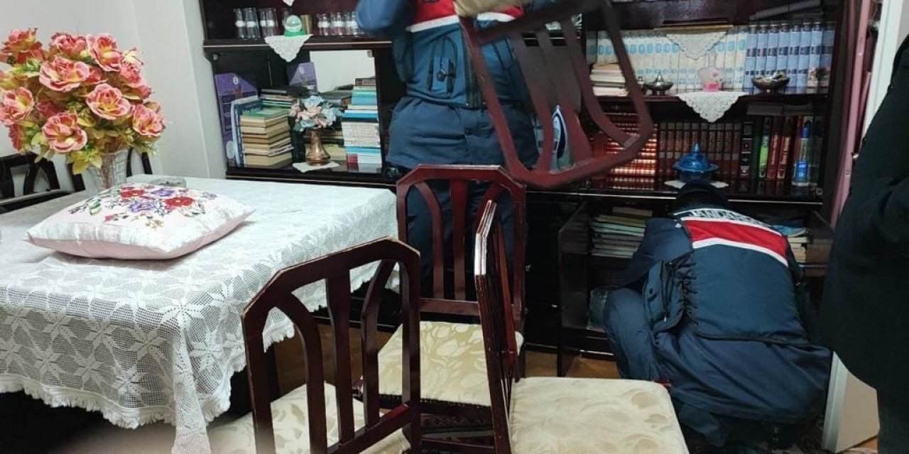 Plastik kovadan uyuşturucu çıktı
