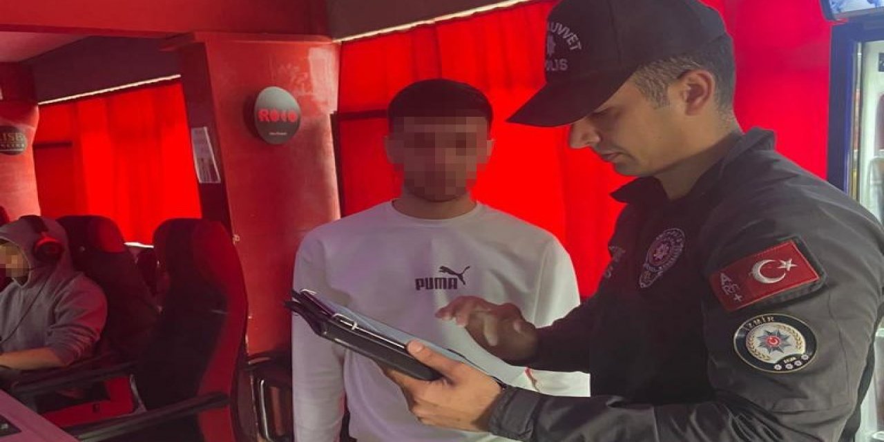 İzmir polisinden okul çevrelerinde sıkı denetim