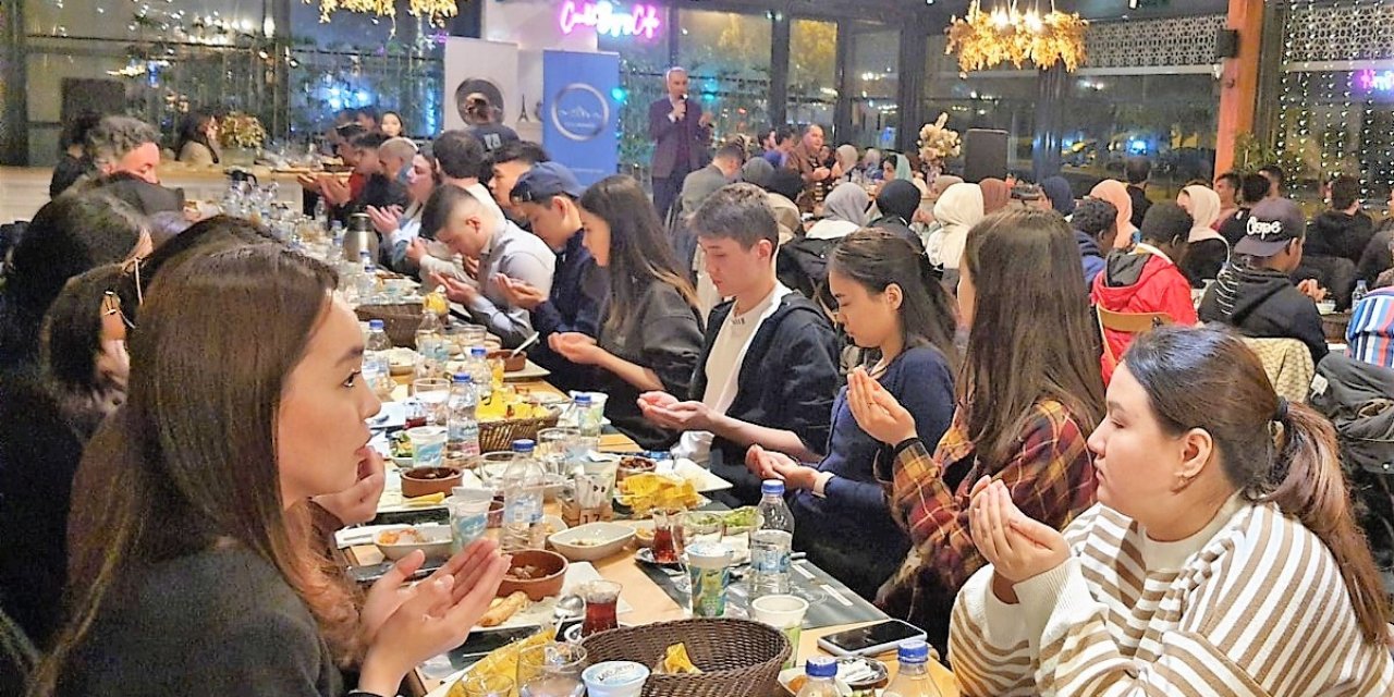Yabancı öğrenciler gönül sofrasında buluştu