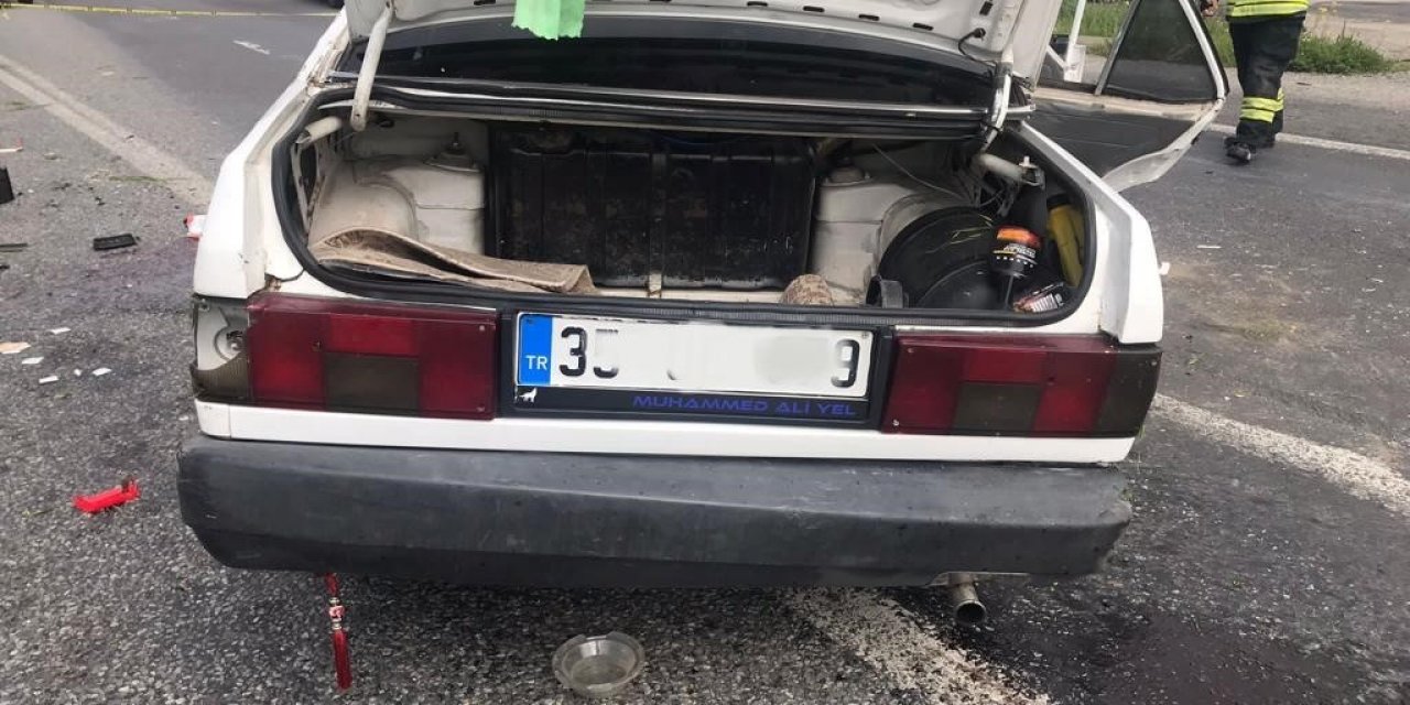 Kontrolden çıkan otomobil refüje çarptı: 1 ölü, 2 yaralı