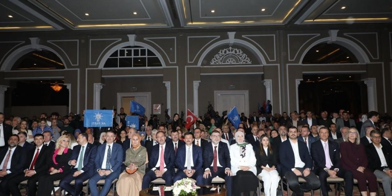 AK Parti İzmir, adaylarını tanıttı