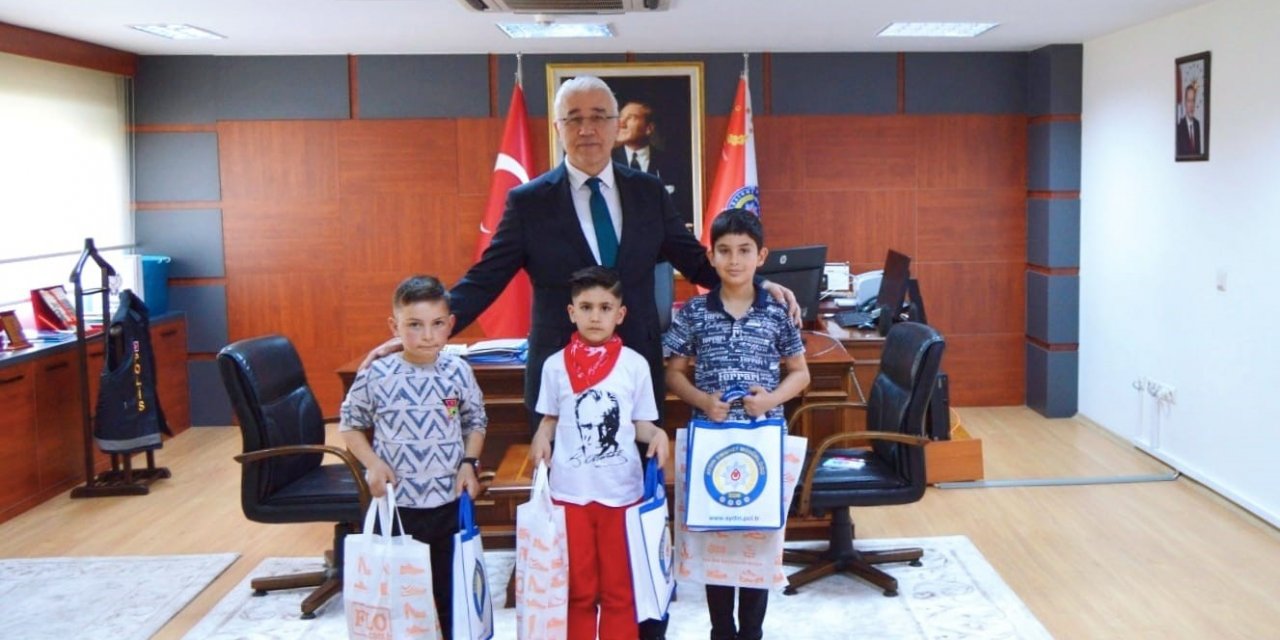 Aydın İl Emniyet Müdürü Ekici, minik misafirlerini ağırladı