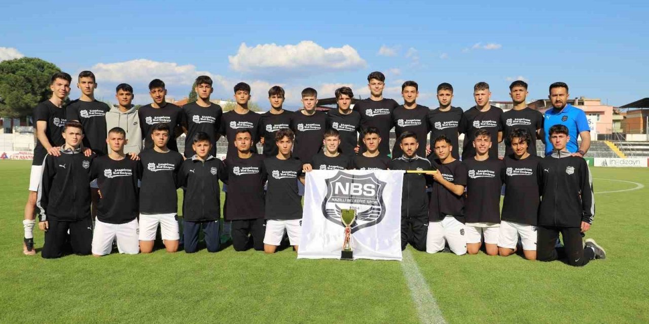 Nazilli Belediyespor U-17 takımı şampiyon oldu
