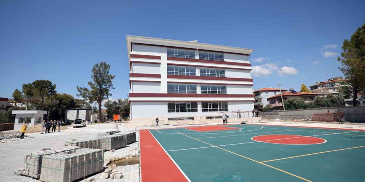 Yatağan Cumhuriyet Ortaokulunun yüzde 97’si tamamlandı