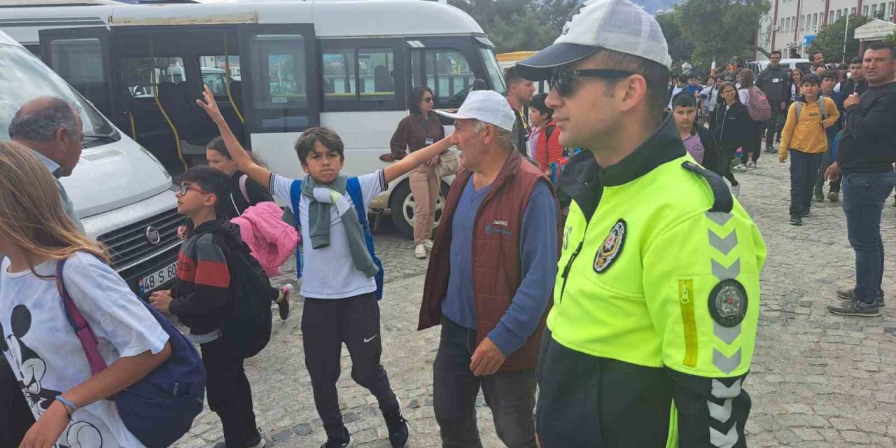 Datça’da servis araçları denetlendi