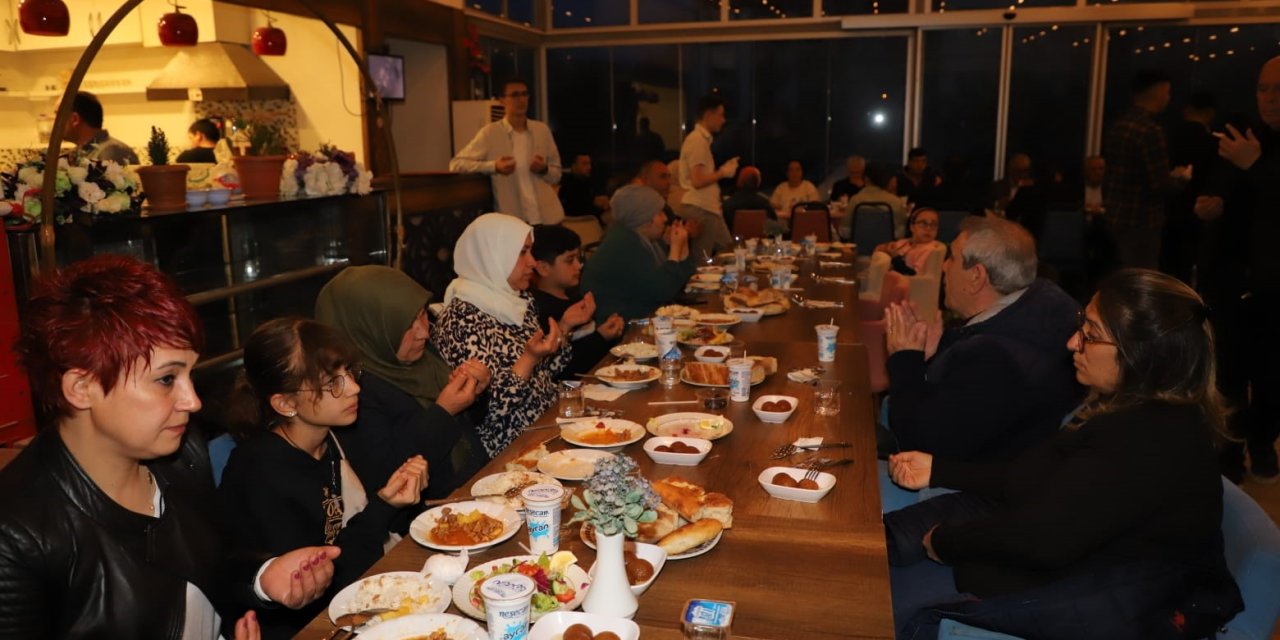 Kaymakamlıktan depremzedelere iftar