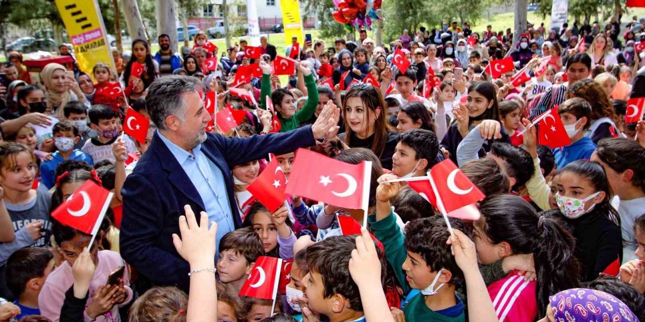 Bayraklı’da 23 Nisan şenlikleri başladı