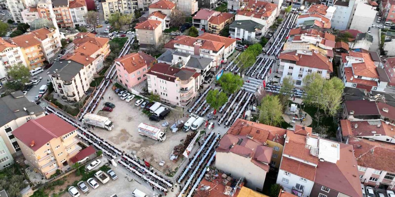 Merkezefendi’de binlerce kişi orucunu Akkonak Mahallesinde açtı