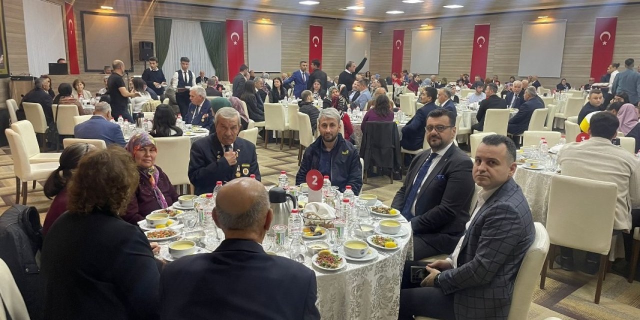 Manisa’da şehit aileleri, gaziler ve aileleri onuruna iftar