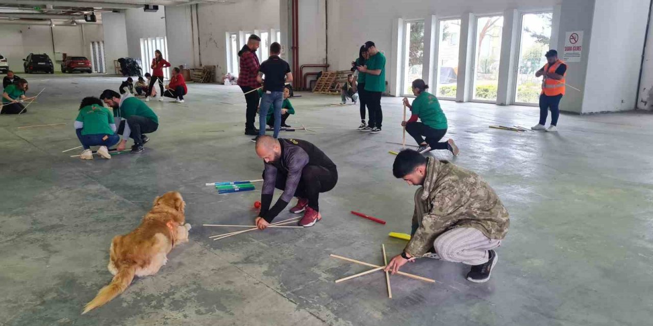 Hatay’a uçurtma ve bisiklet desteği