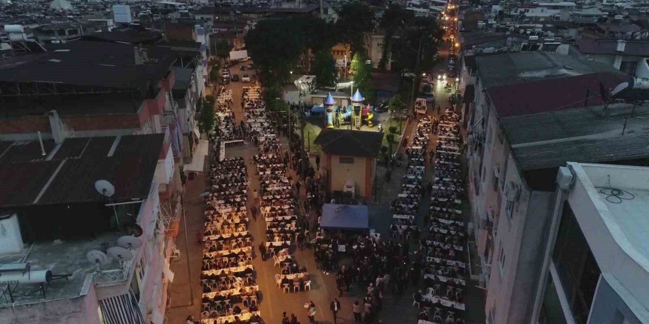 Nazilli Belediyesi’nden Aydoğdu Mahallesi’nde 5 bin kişilik iftar