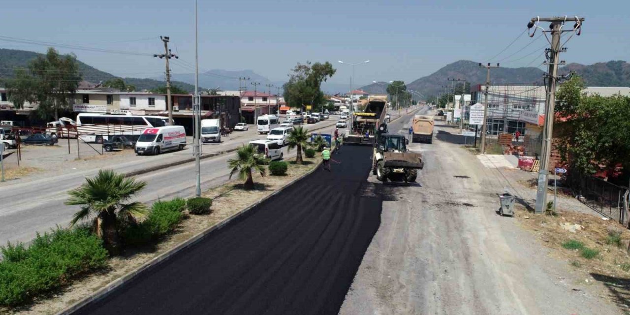 Ortaca’da yol bakım çalışmaları devam ediyor