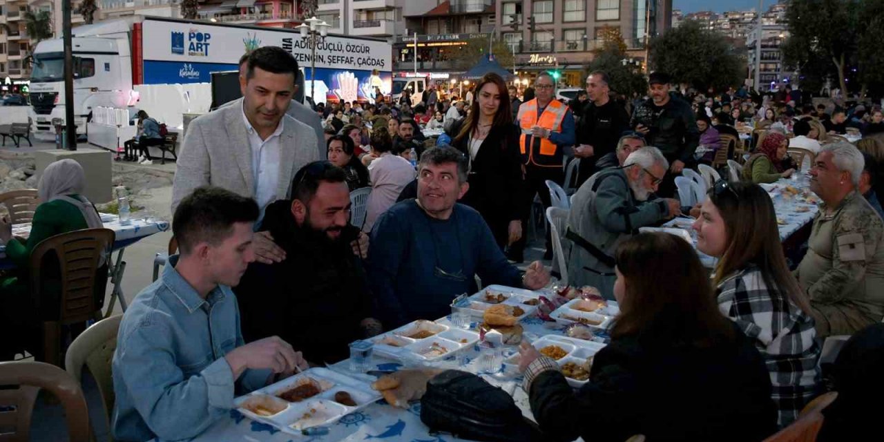 Kuşadası’nda Kadir Gecesi’ne özel 2 bin kişilik iftar programı