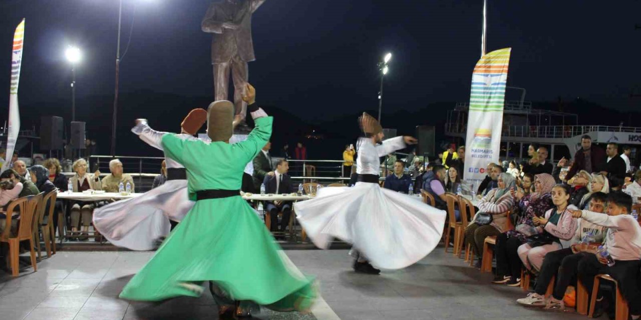 Marmarisliler iftarda Atatürk Meydanı’nda buluştu