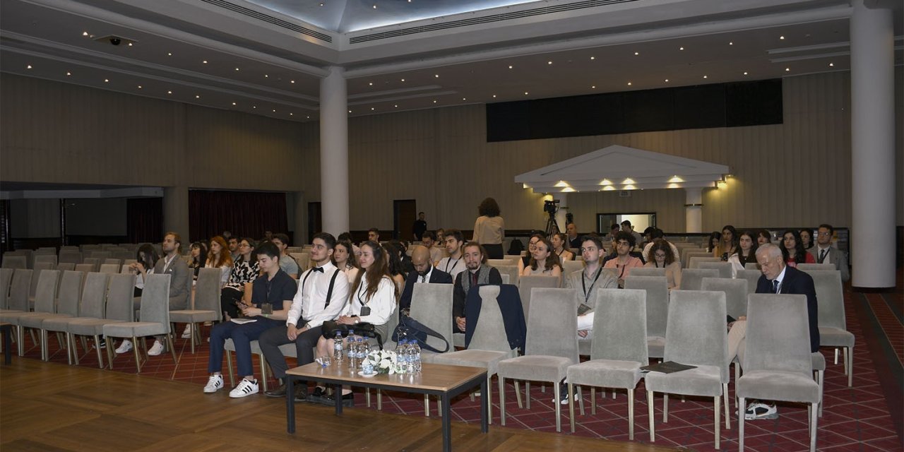 Geleceğin hekimleri Kuşadası’nda buluştu