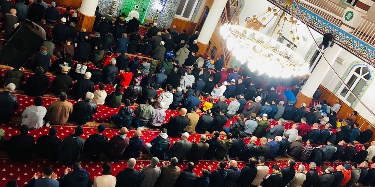 Aydın’da Kadir Gecesi’nde camiiler doldu taştı