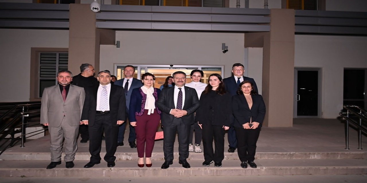 Vali Aksoy, öğrencilerle iftarda buluştu