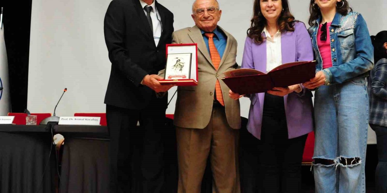 Aydınlanma Onur Ödülü Yakup Kepenek’e verildi