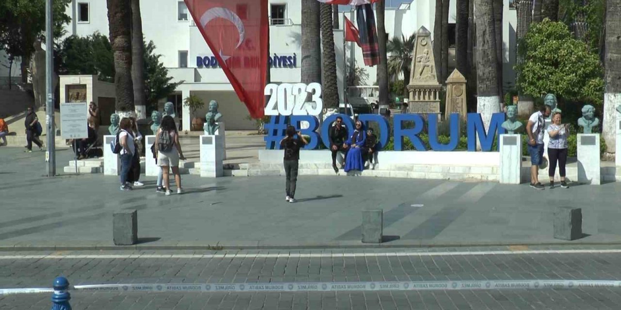 Bodrum’da oteller dolmaya, trafik yoğunlaşmaya başladı