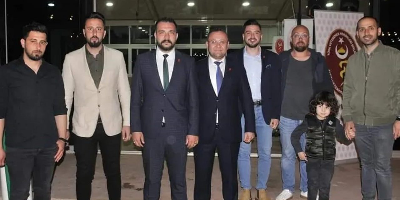 Veteriner hekimler depremzedeler için iftarda buluştu