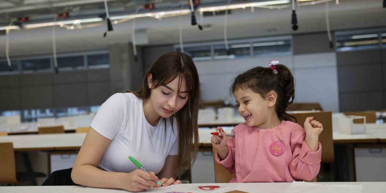 Depremzede çocuklar kampüste buluştu