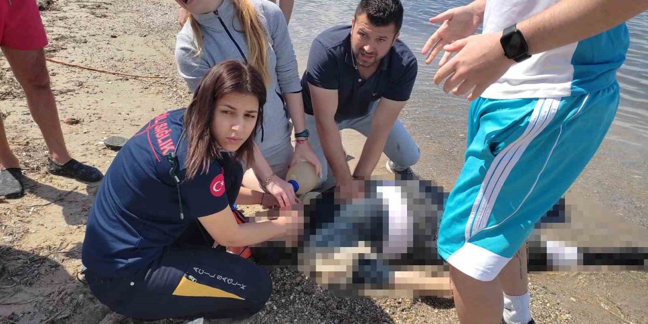 Denize giren yaşlı kadın boğuldu