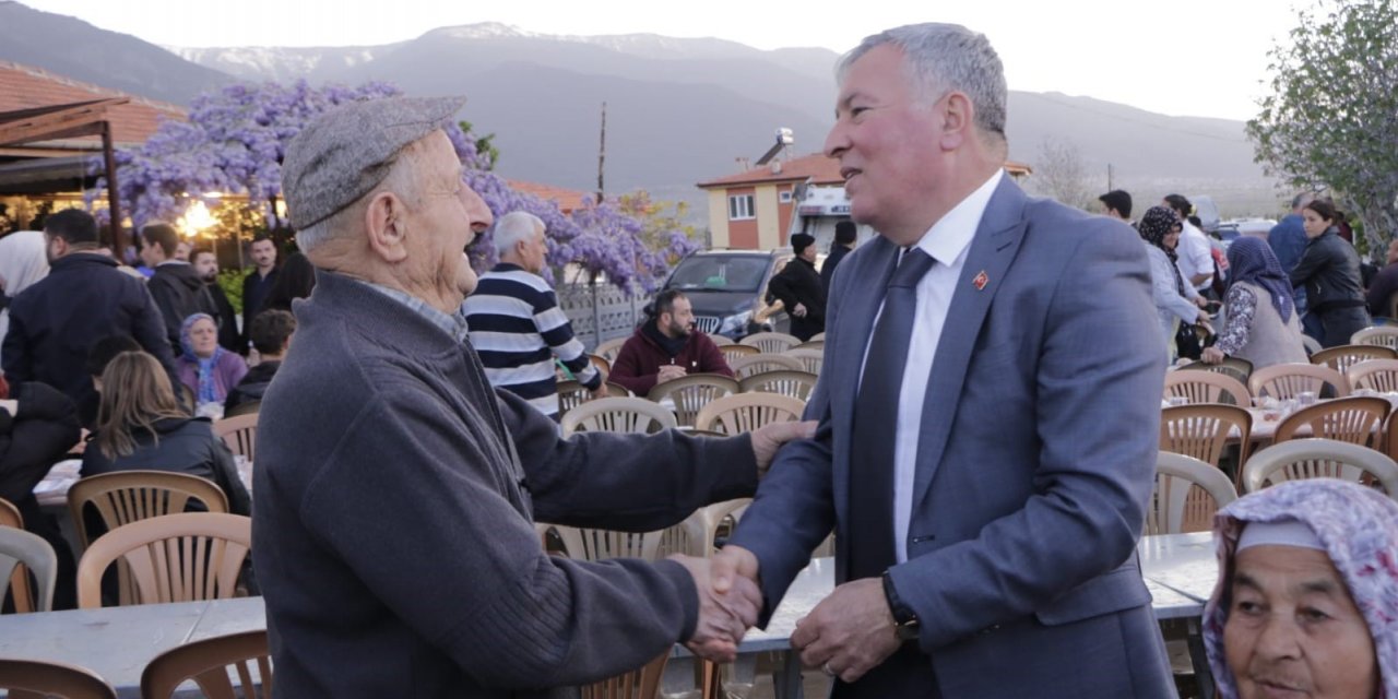 Honaz Belediyesi son iftar sofrasını Kızılyer Mahallesi’nde kurdu