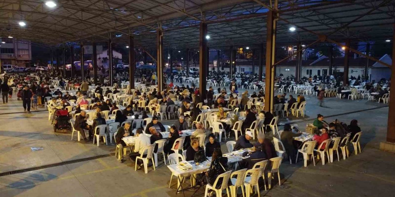 Nazilli’de son iftar programı Turan Mahallesi’nde gerçekleştirildi