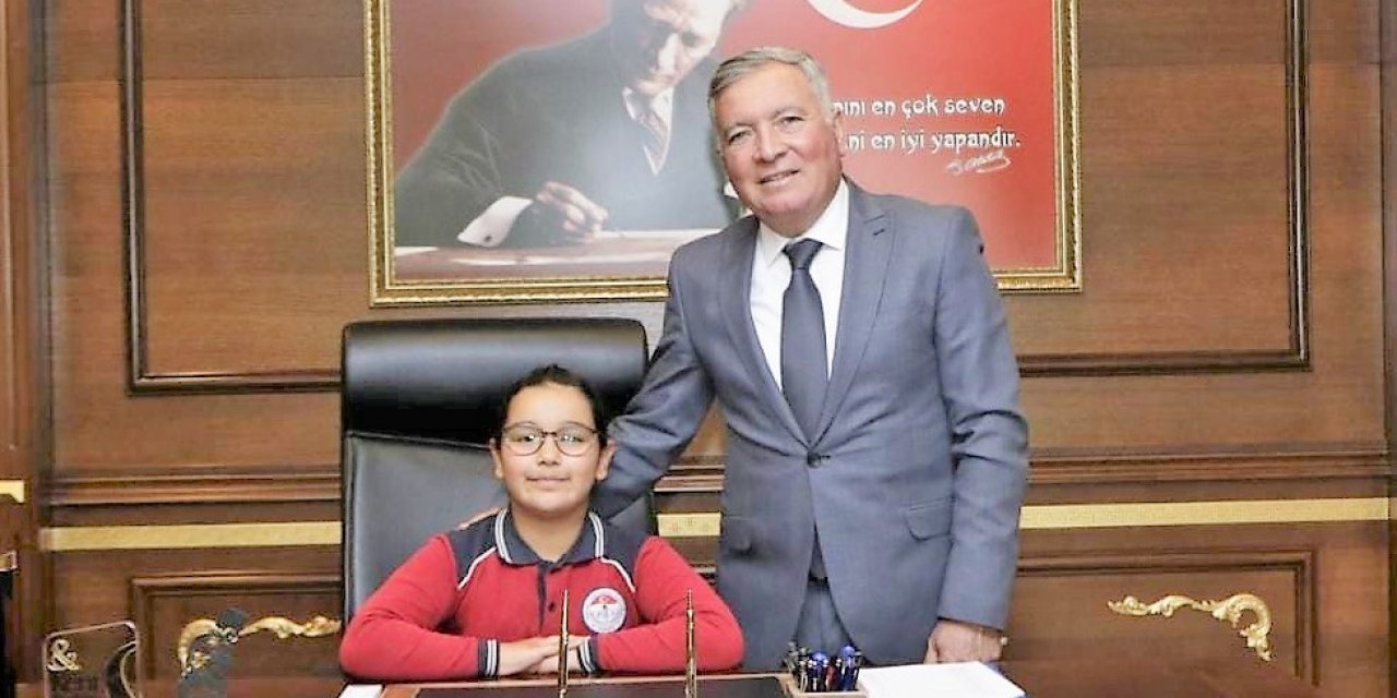 Başkan kepenek koltuğunu küçük Büşra’ya devretti