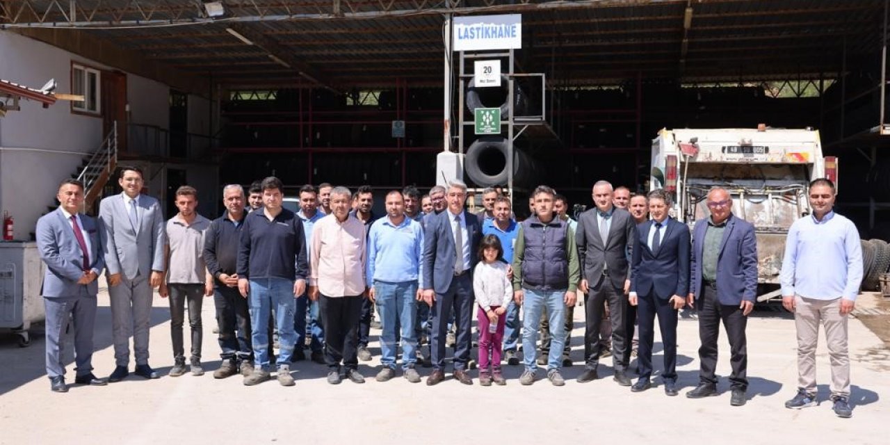 Başkan Oktay, personeli ile bayramlaştı