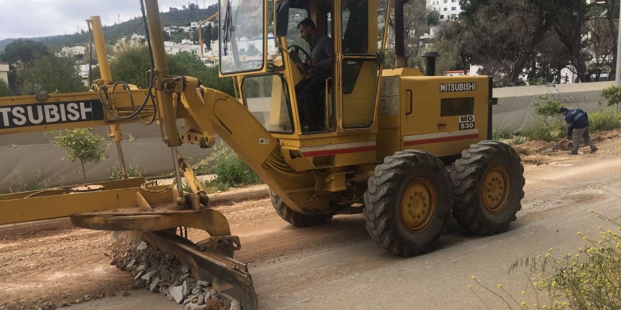 Torba Mahallesi’nde asfaltlama çalışması yapılıyor