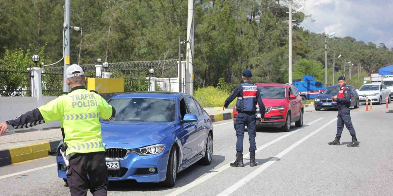 Ramazan bayramı öncesi Marmaris’te yol kontrolleri artırıldı