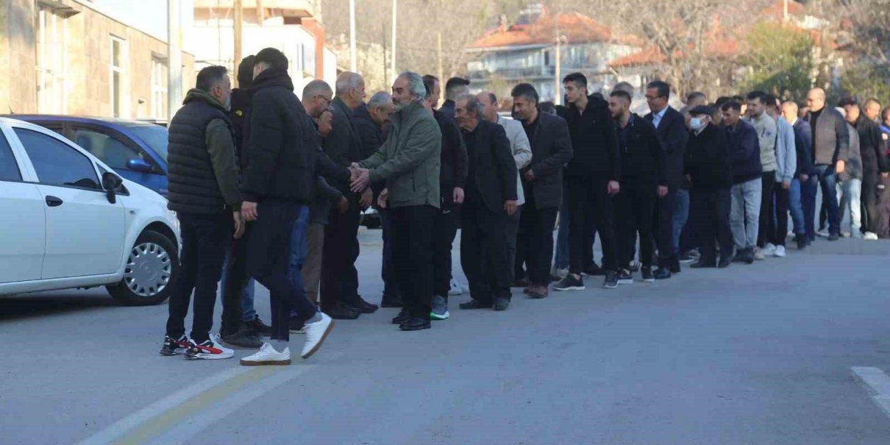 500 yıllık bayramlaşma zinciri bu yılda devam etti